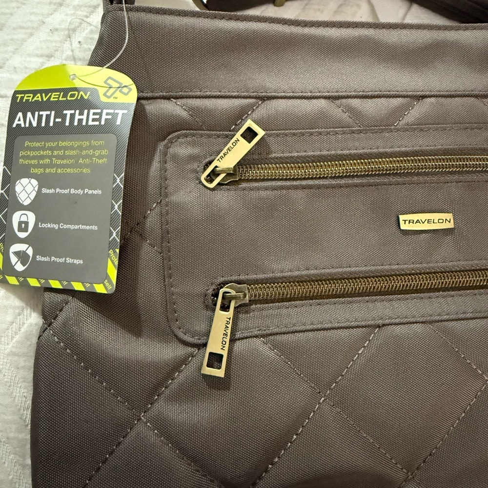 Travelon Quilted Gray Crossbody Bag - Picture 5 of 6